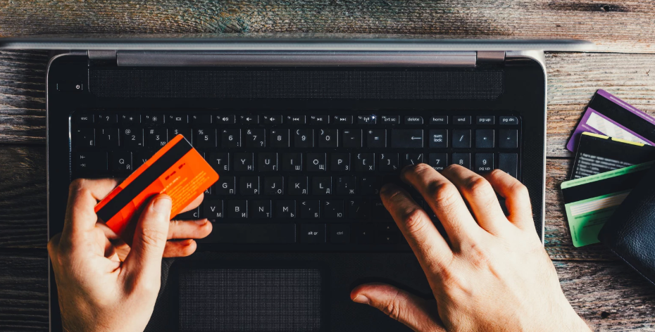 Płatności i szybkie wypłaty — przewodnik (2025) ⚡